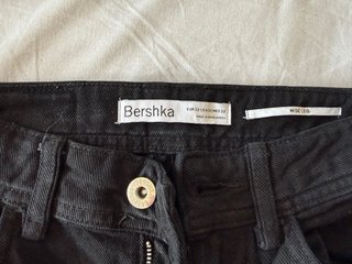 Pantalón Bershka negro recto talla 32