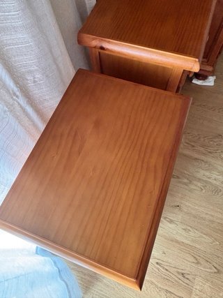 Cómoda, mesillas y cabecero de madera