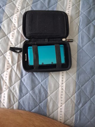 Nintendo 3DS Azul con funda y cargador