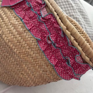 Bolso de mimbre para playa con adornos