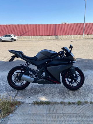 Yamaha YZF 125R 2012 Negra/Roja