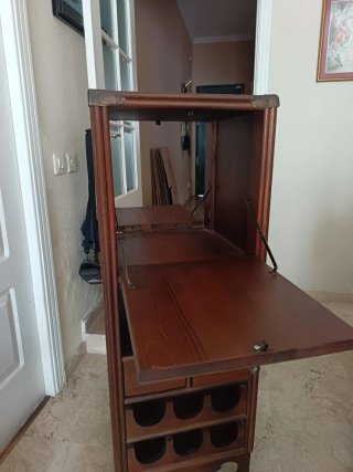 Mueble Botellero Madera y Cristal