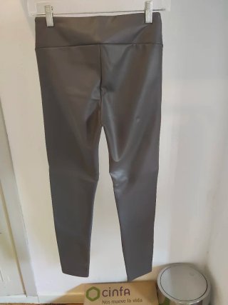Leggings grises efecto piel