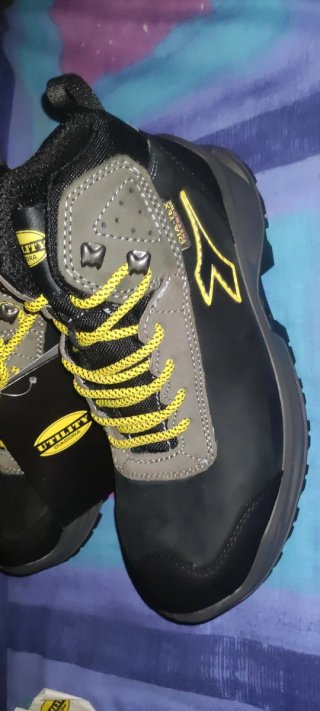 Botas 38 Diadora nuevas