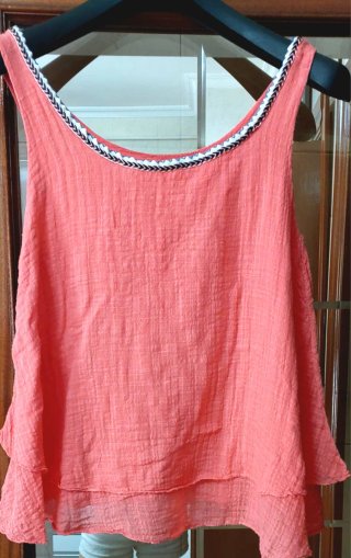 Blusa coral tirantes talla M