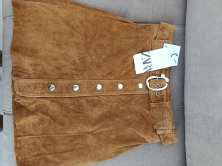 Falda Zara de piel vuelta con cinturón Talla X