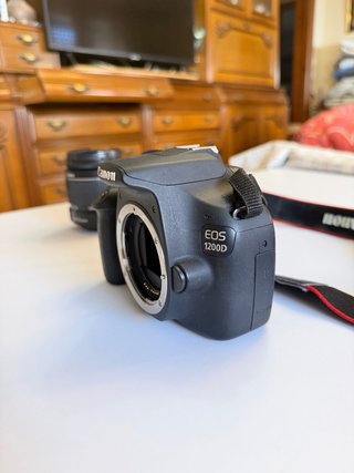Canon EOS 1200D + Lente 18-55mm