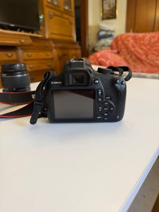 Canon EOS 1200D + Lente 18-55mm