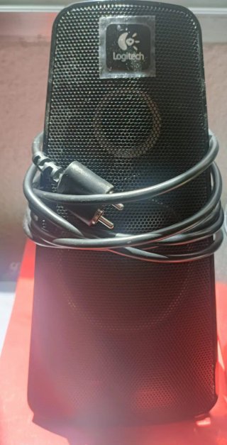 Altavoces Logitech Negros