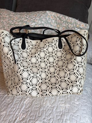 Bolso de verano blanco y negro