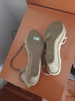 Sandalias cuña Sfera beige/marrón