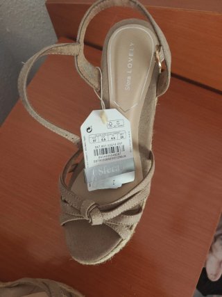 Sandalias cuña Sfera beige/marrón