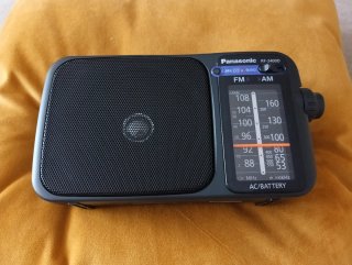 Radio Panasonic RF-2400D FM/AM