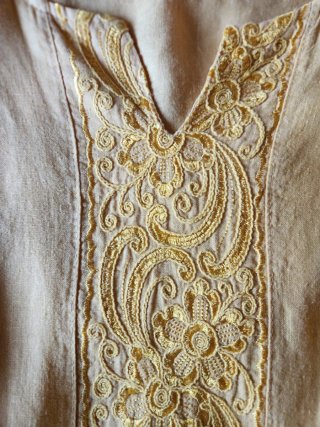 Abito estivo giallo con pizzo