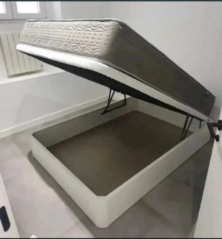 Lettini in tela e legno con materassi