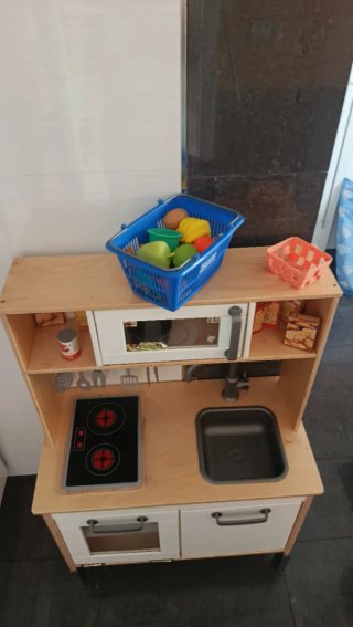 Cocinita infantil con accesorios