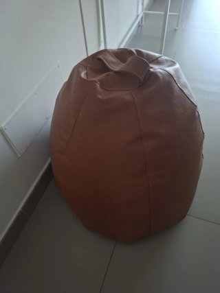 Puff piel sintética marrón
