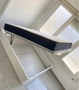 Lettini in tela e legno con materassi