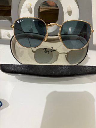 Gafas de sol Ray-Ban doradas y verdes