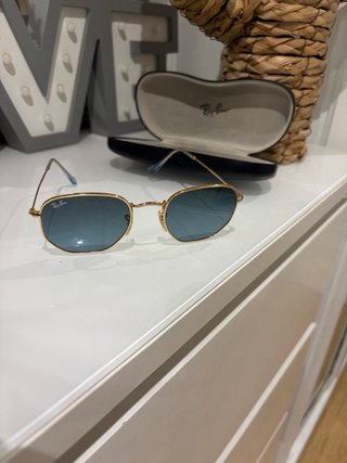 Gafas de sol Ray-Ban doradas y verdes