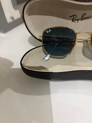 Gafas de sol Ray-Ban doradas y verdes