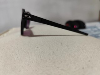 Gafas de sol Oakley Latch Morado