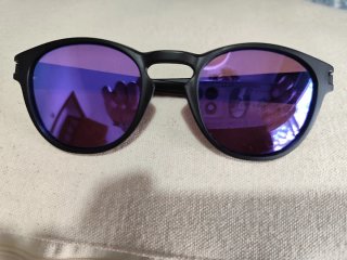 Gafas de sol Oakley Latch Morado