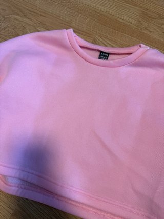 Conjunto chándal rosa y sudadera blanca