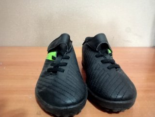 Botas fútbol Decathlon Talla 30