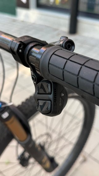 Orbea Oiz M10 AXS 2025.
