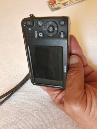 Nikon Coolpix A10 Fotocamera Digitale Argento