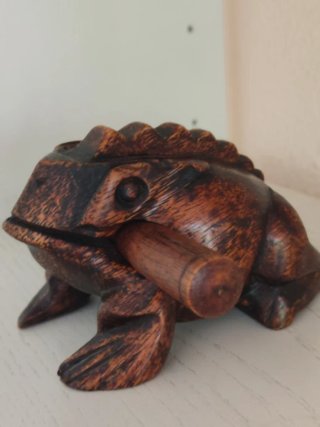 Artesanía, Rana Carraca de madera.