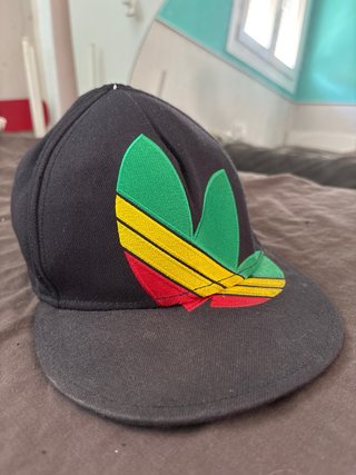 Gorra Adidas Rasta
