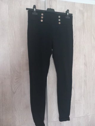 Pantalones pitillo elásticos negros
