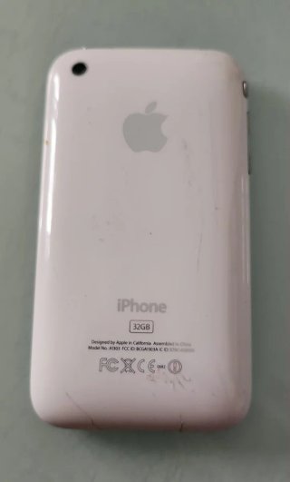 iPhone 3GS ---  32GB