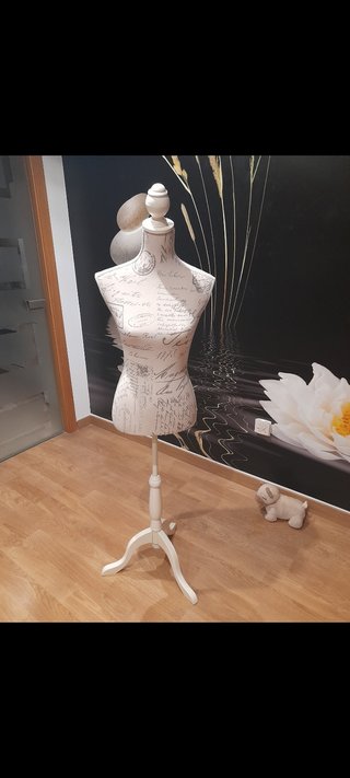 MANIQUI blanco y beige nuevo ESTRENAR