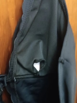 Costume intero nero con bordi a festone