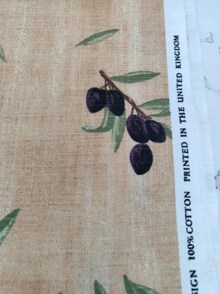 Tela inglesa Prestigious Textiles modelo Olive