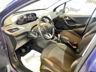 Peugeot 208 5P STYLE 1.6 BlueHDi 55KW (75CV)