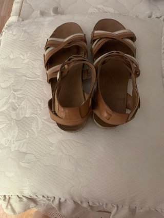 Sandalias Clarks Marrones y Blancas
