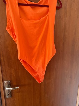Body senhora laranja