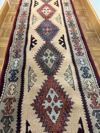 Alfombra pasillera lana geométrica beige/rojo