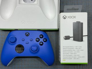 Mando Xbox Series Shock Blue + Batería