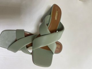 Sandalias Primark verdes talla 39