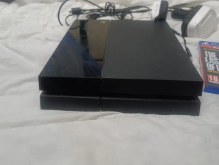 PS4 (PlayStation 4) Negra + Accesorios