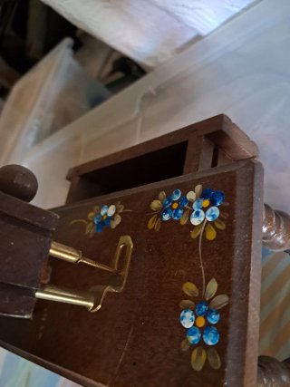 Modellino Macchina da Cucire in Legno