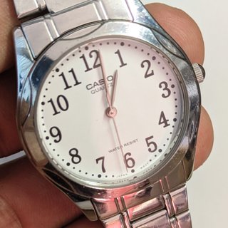 Reloj Casio Clásico Acero Esfera Blanca