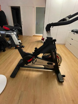 Bicicleta Spinning Life Fitness IC1
