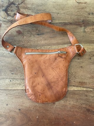 Riñonera de cuero auténtico