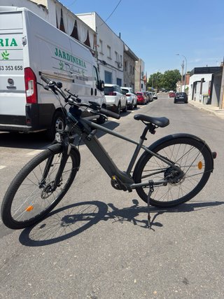 Bicicleta Eléctrica Act-100 Gris y equipo glovo